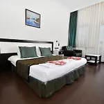 Doc's Thermal Wellness & Detox 4*